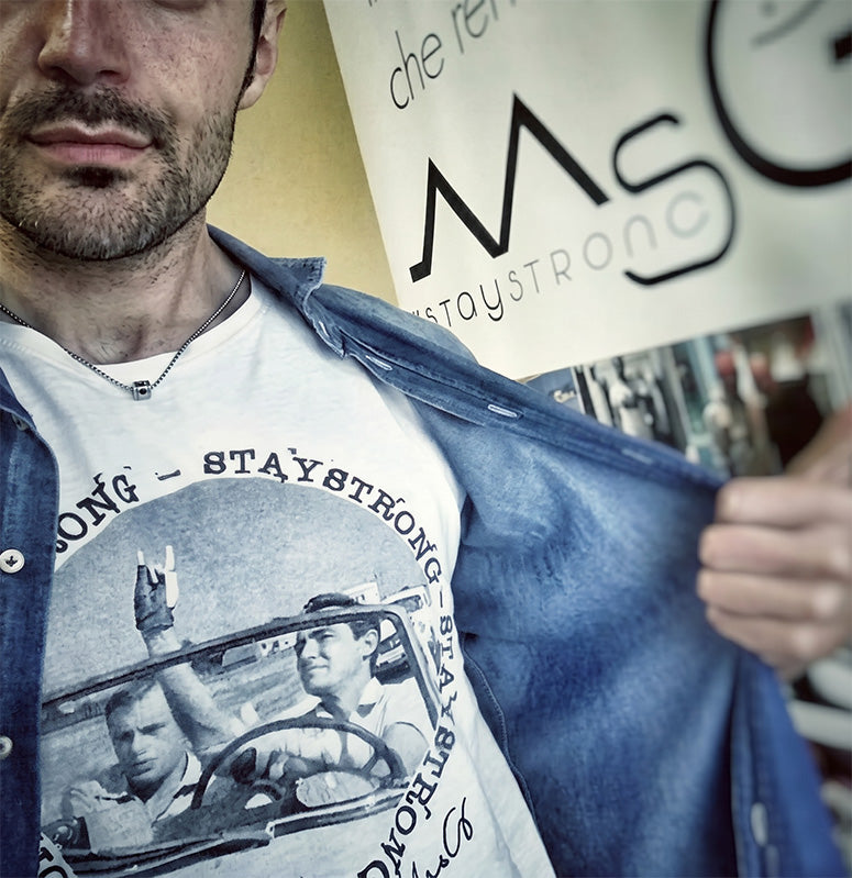 Abbigliamento sportivo personalizzato MsG #StayStrong – T-shirt, tote bag e accessori Made in Italy
