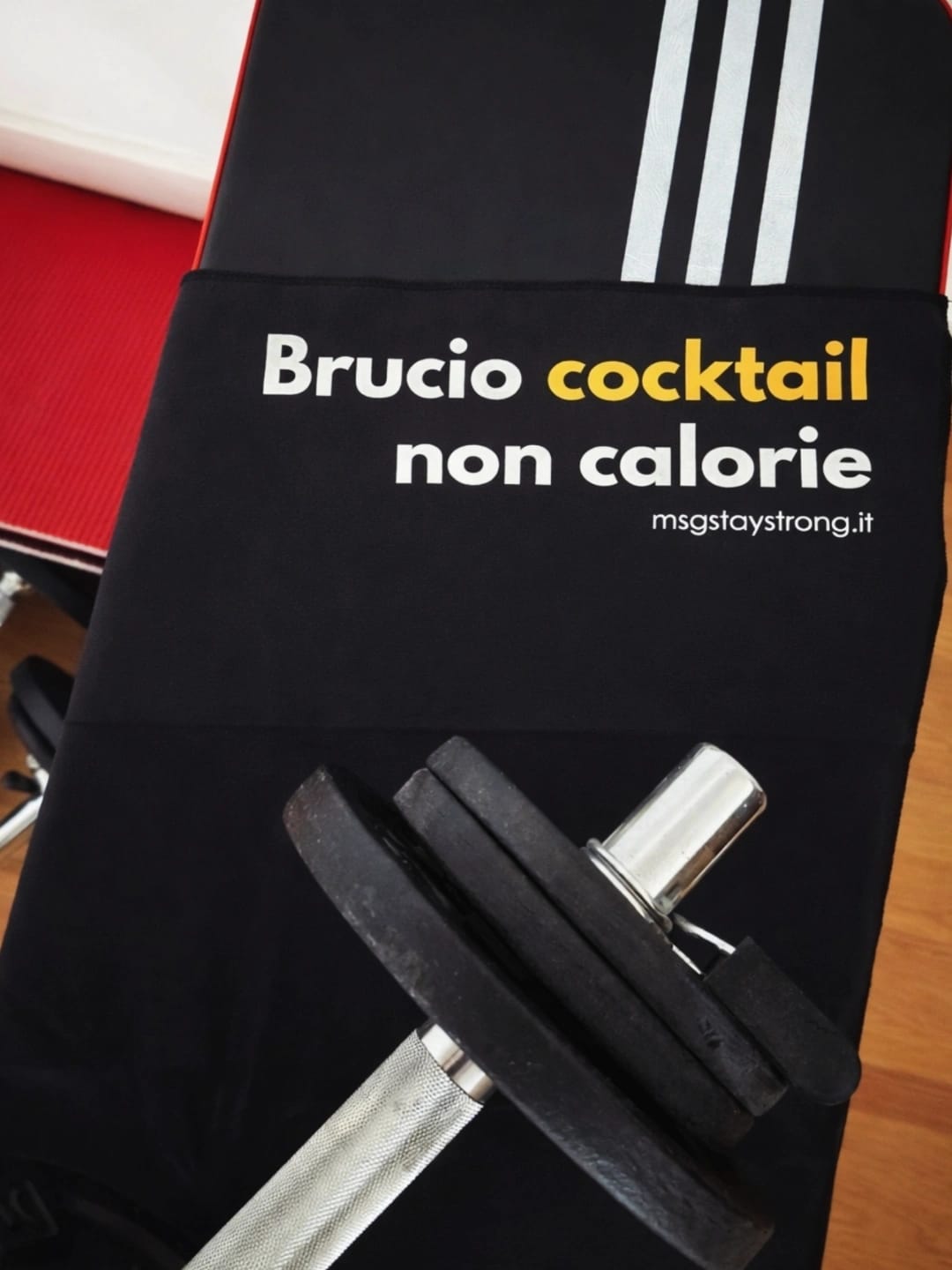 Telo Palestra in Microfibra 50x100 – “Brucio cocktail..."
